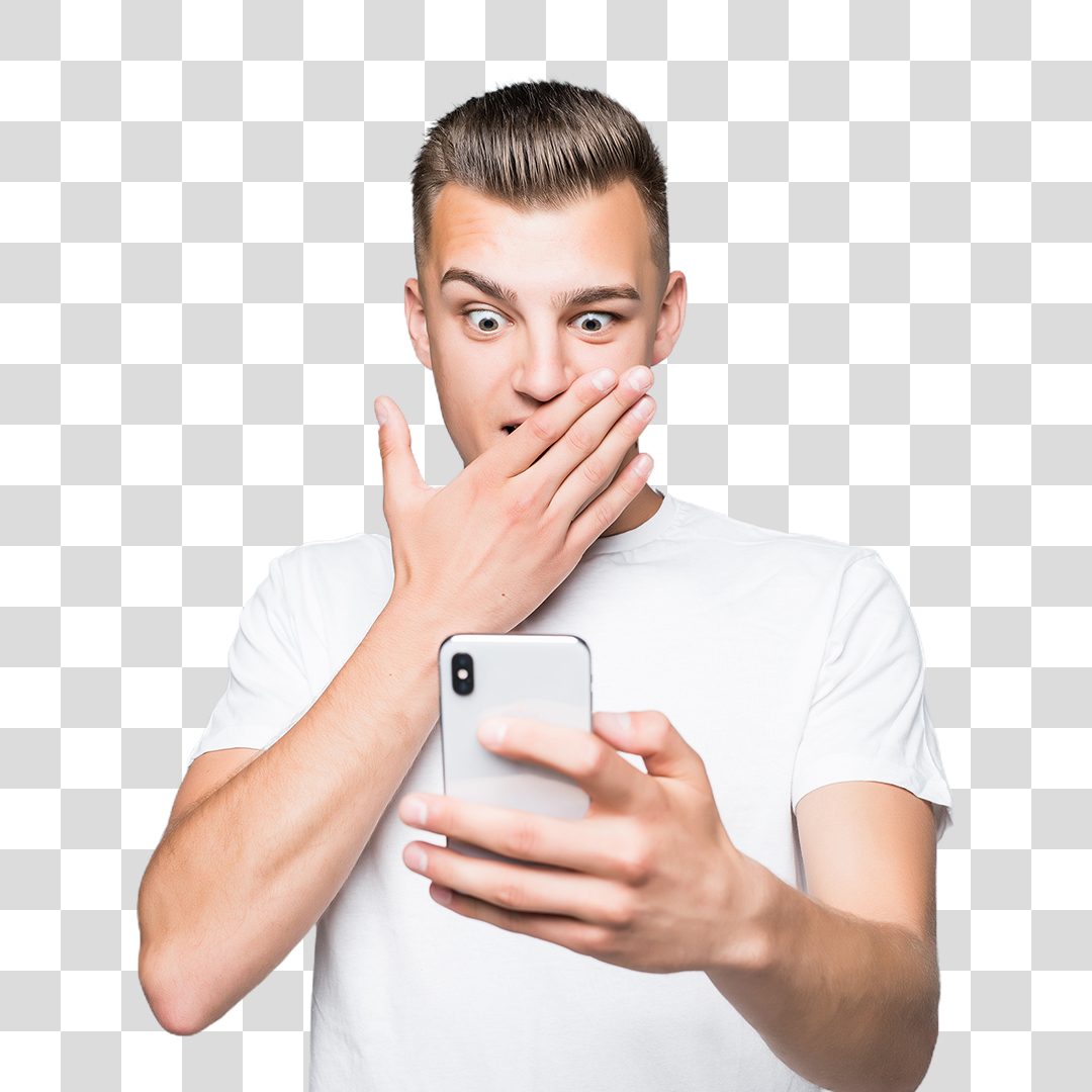 Homem Com Expressão de Assustado Olhando o Celular PNG Transparente Sem Fundo