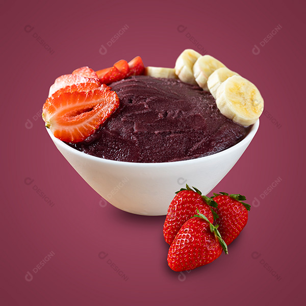 Tigela de Açaí com Bananas e Morangos Fundo Roxo