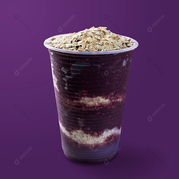 Copo de Açaí com Granola Fundo Roxo