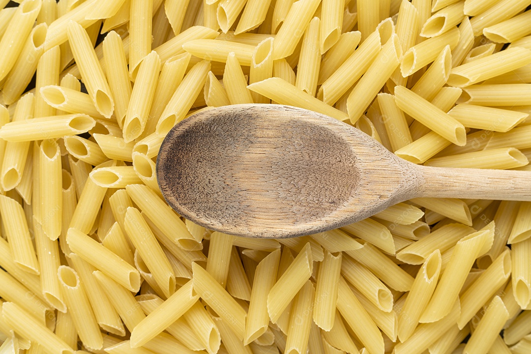 Fundo de Macarrão com Colher de Pau