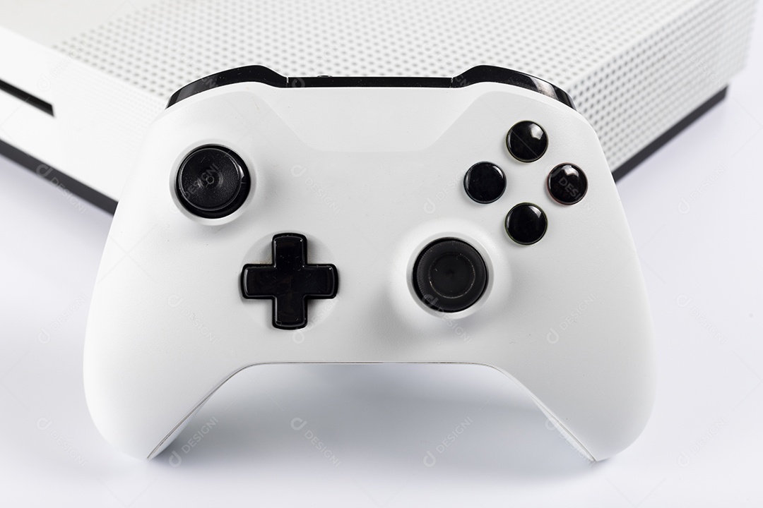 Console e Controle de de Videogame Next Gen Fundo Branco