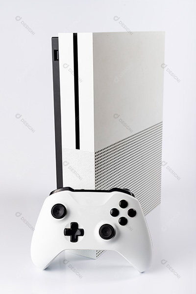 Console e Controlade de Videogame Next Gen Fundo Branco