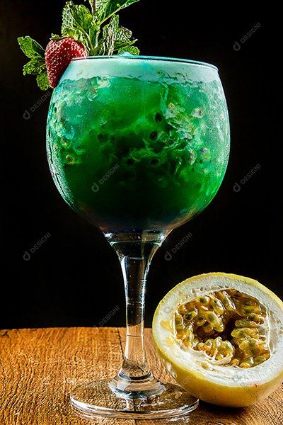 Drink Caipirinha Verde com Maracujá