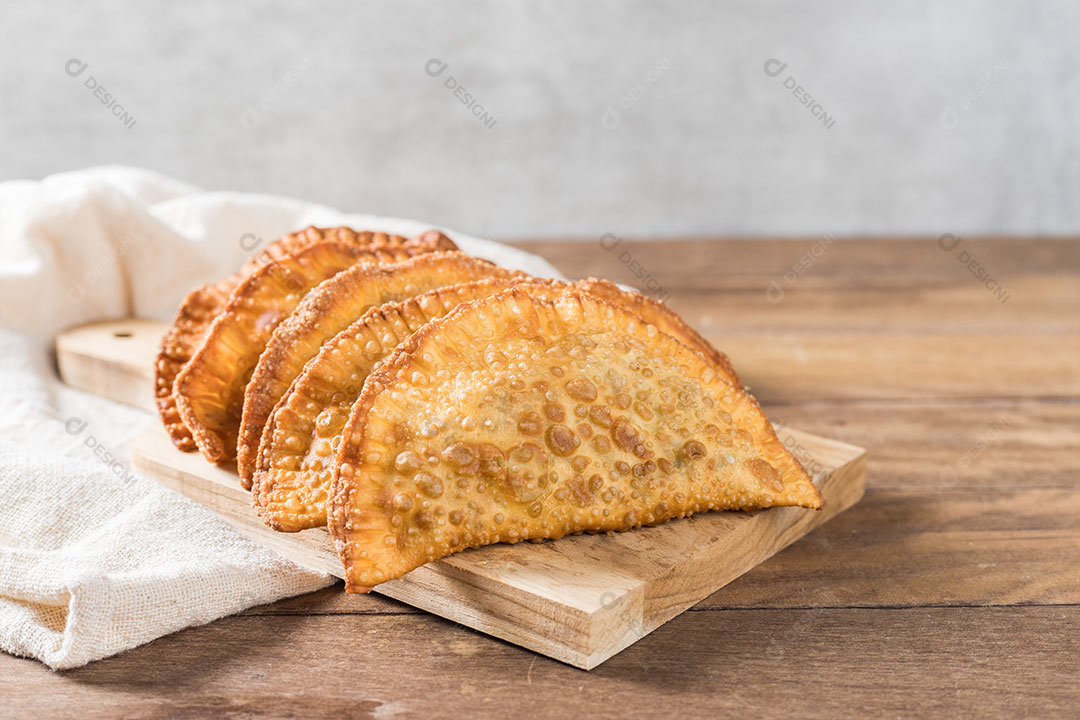 Pastelaria Varios Pastel em Uma Tabúa de Madeira Imagem JPG