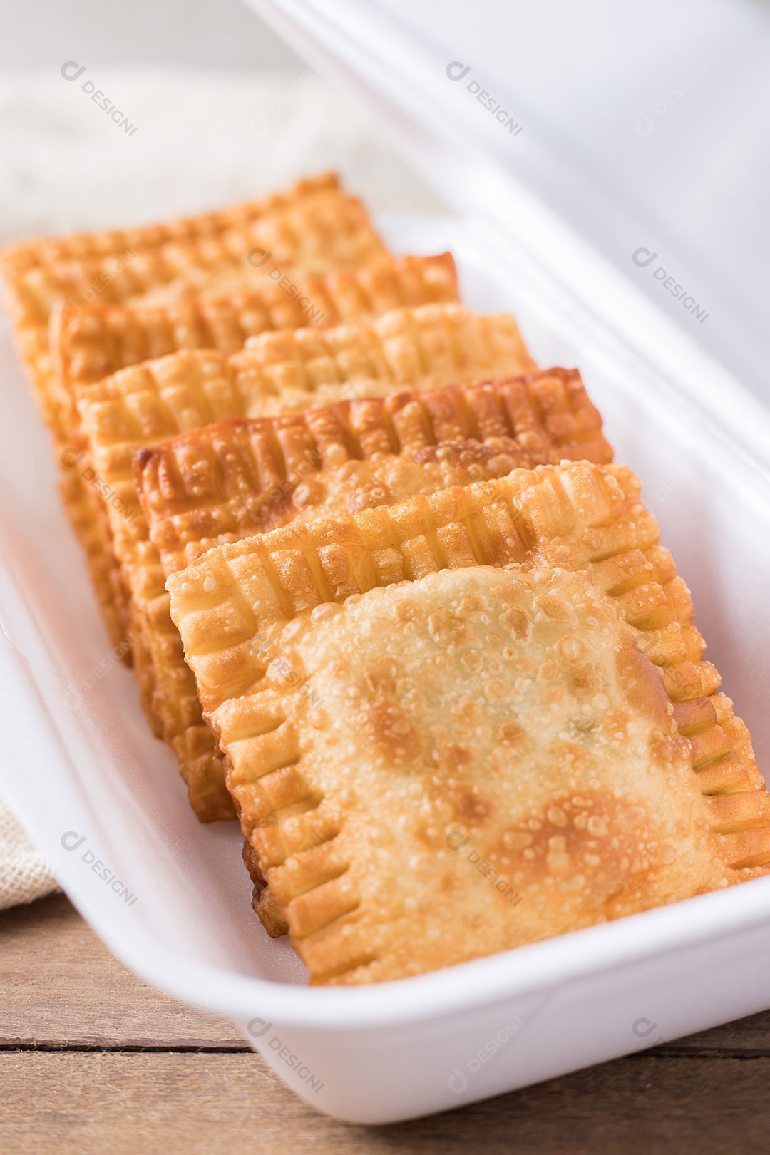 Pastel em Vasilha Branca Imagem JPG