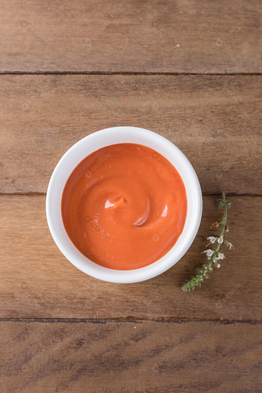 Molho de Pastel em Vasilha Branca Imagem JPG