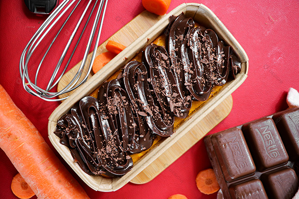 Bolo de Cenoura com Cobertura de Chocolate