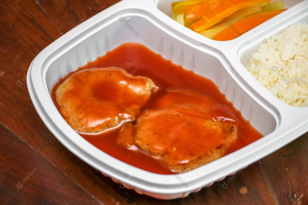 Marmita com Arroz, Legumes e Frango a Parmegiana