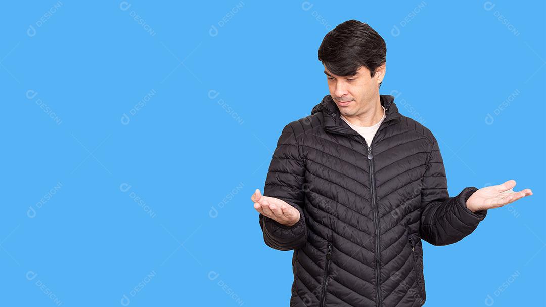 Homem Com Dúvida Para Escolher Imagem JPG