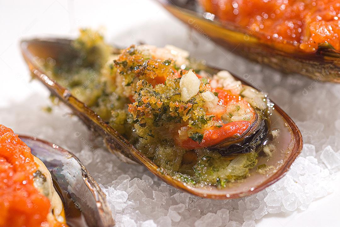 Frutos do Mar Gratinados Com Ervas e Frutos do Mar Napolitanos