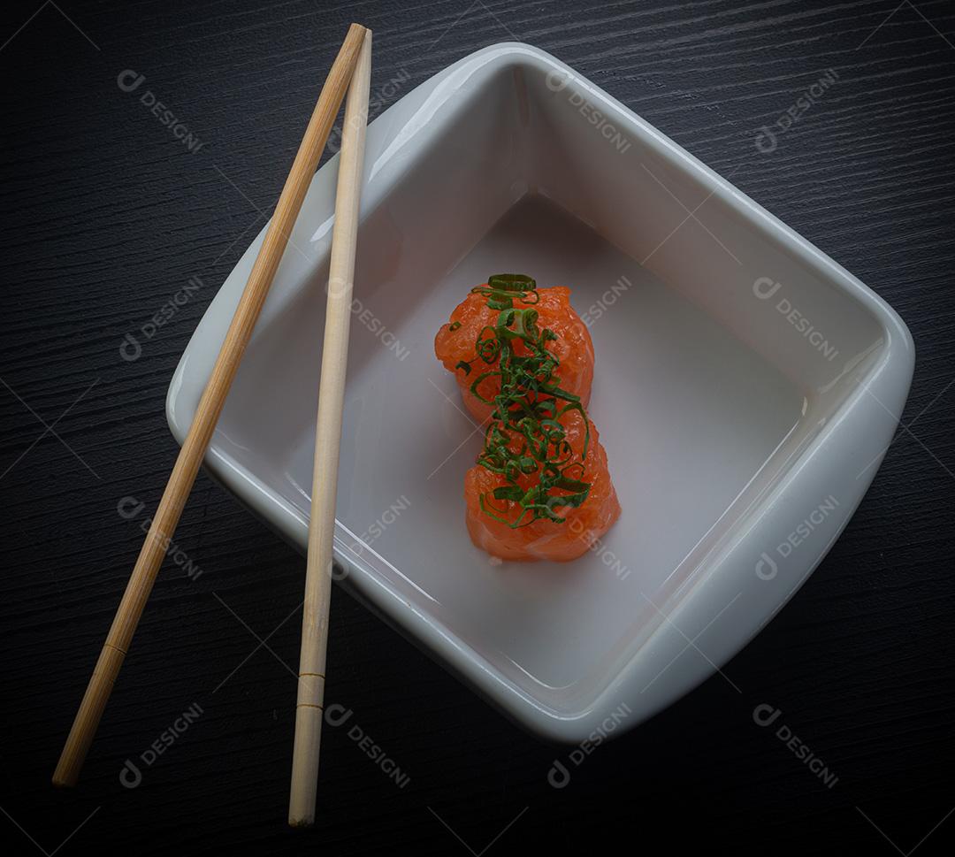 Comida Japonesa Nigiri de Salmão