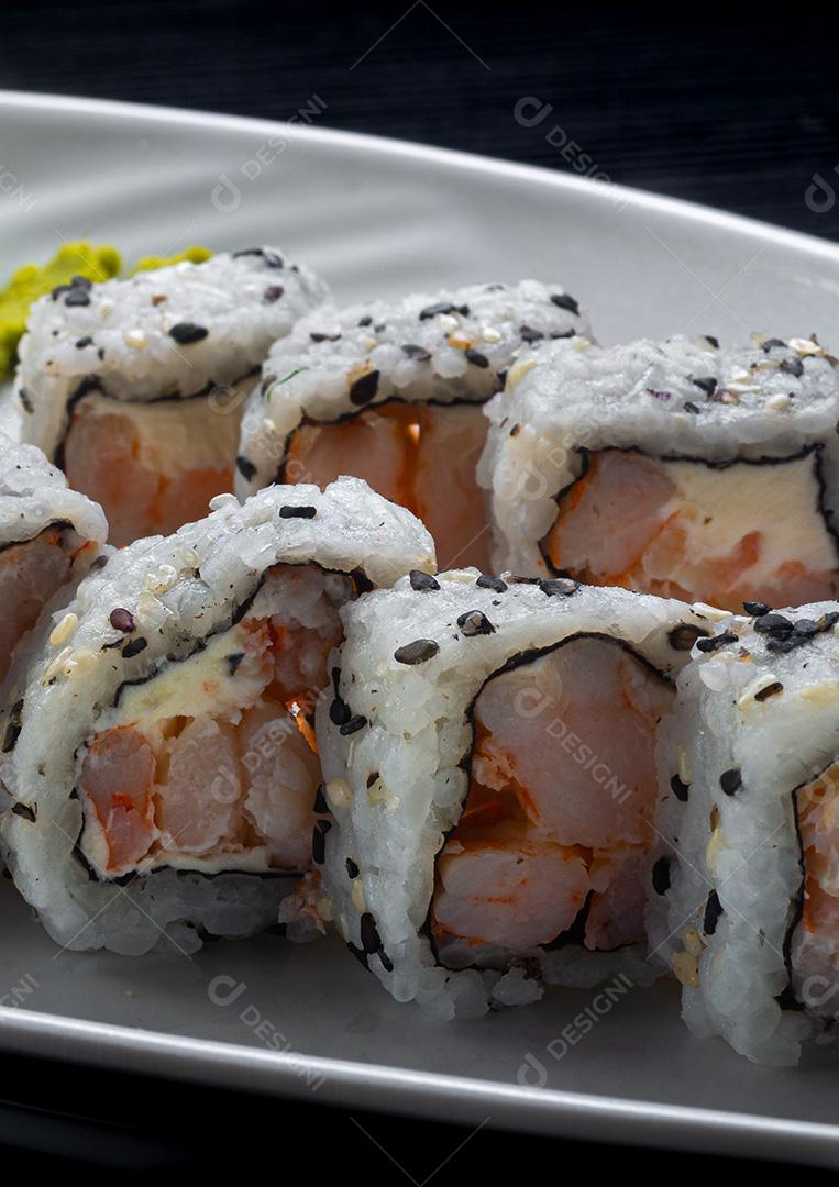 Comida Japonesa Camarão Uramaki da Filadélfia.