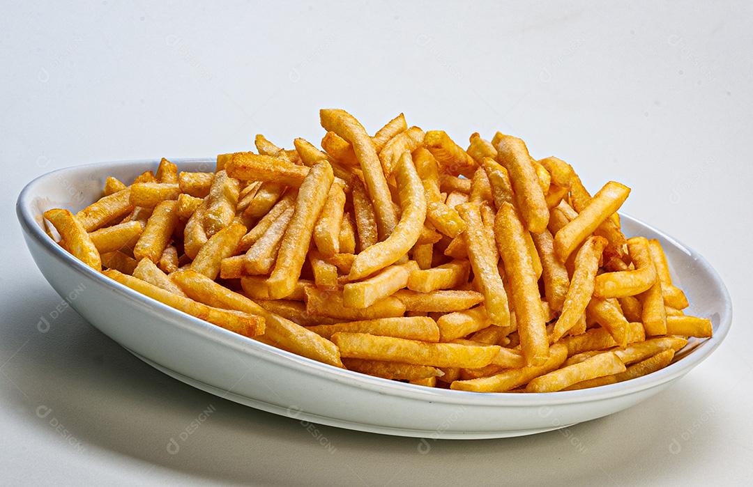 Porção de Batatas Fritas Servidas no Prato
