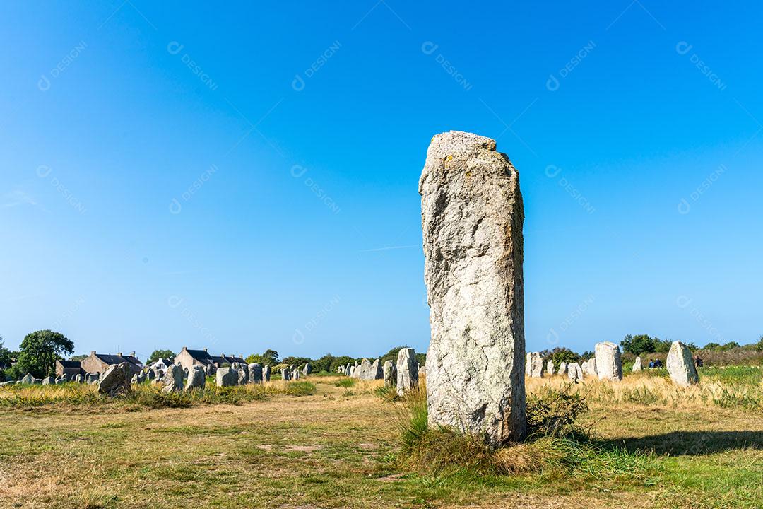 Alinhamentos Megalíticos de Carnac na França.