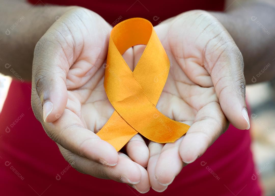 Setembro Amarelo Mão Segurando Laço Rosa Foto  Imagem JPG