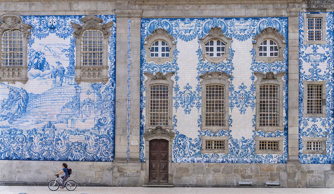 Parede da Igreja do Carmo Decorada Com Azulejos Pintados à Mão Imagem JPG