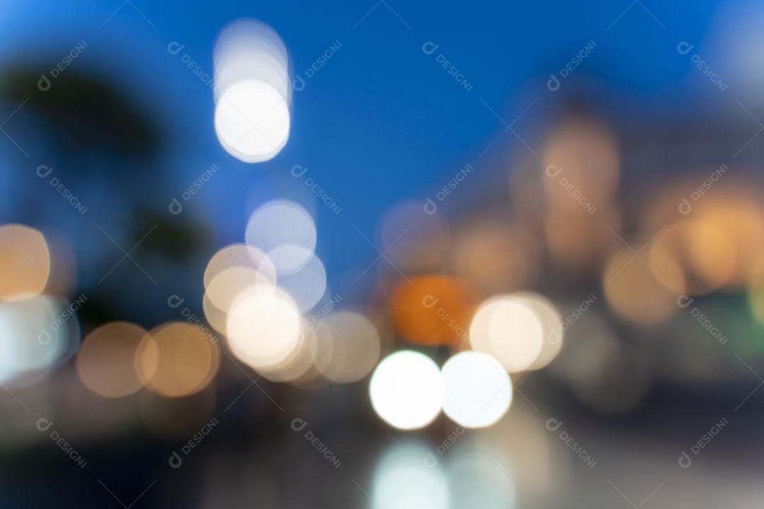 Luzes Borradas da Cidade Criando Um Belo Bokeh Colorido Imagem JPG