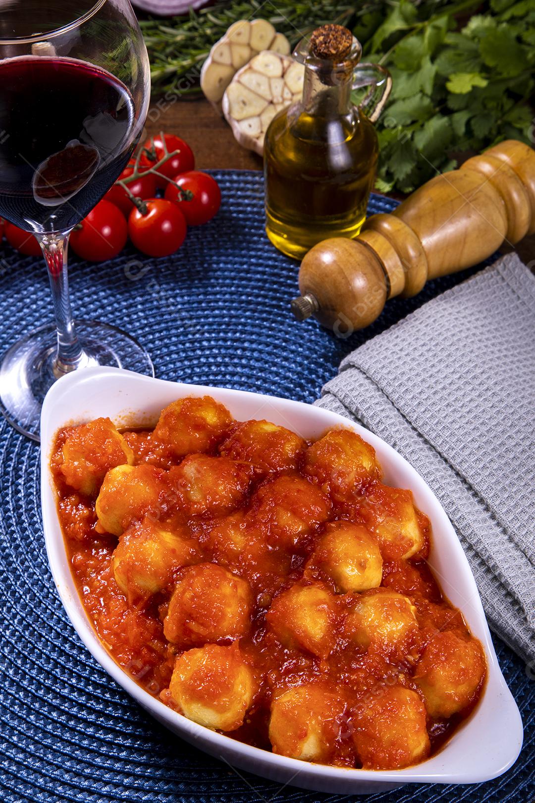 Restaurante Nhoque Calabresa E Frango Imagem JPG