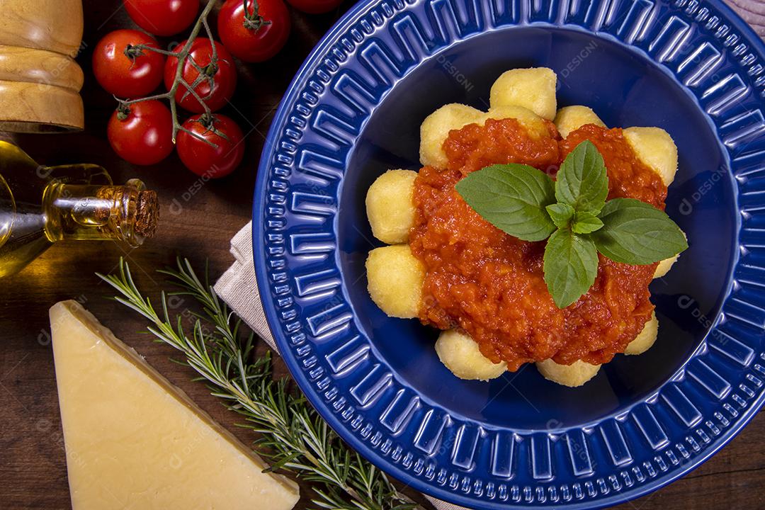 Restaurante Nhoque Calabresa E Frango Imagem JPG