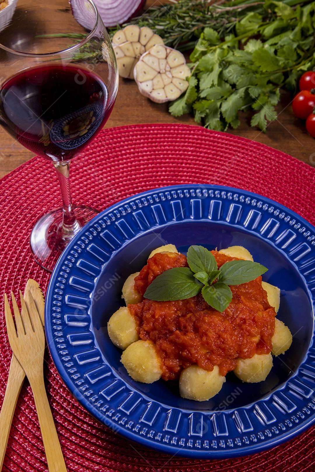 Restaurante Nhoque Calabresa E Frango Imagem JPG