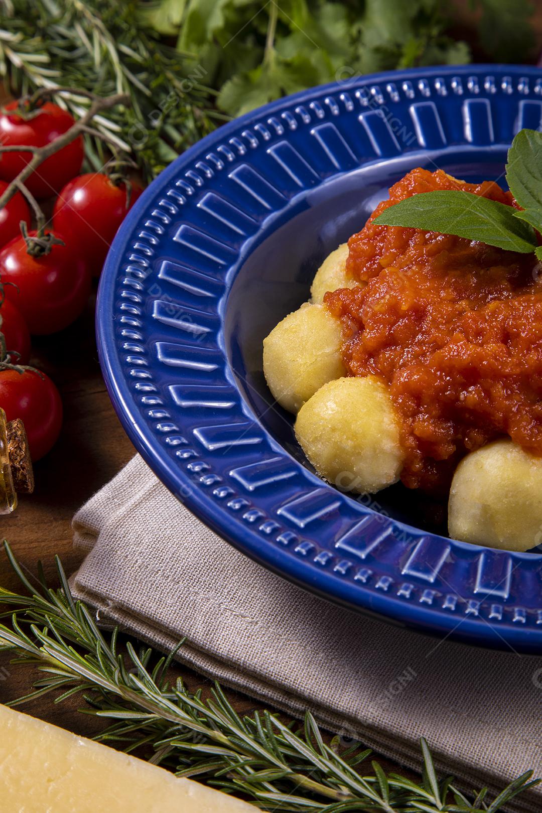 Restaurante Nhoque Calabresa E Frango Imagem JPG