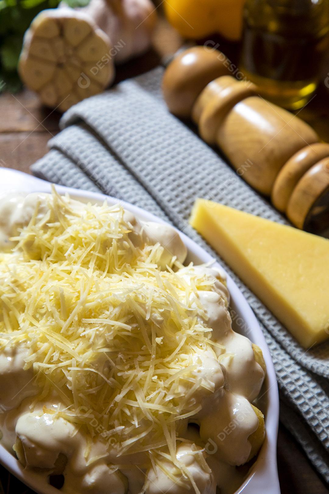 Restaurante Nhoque Calabresa E Frango Imagem JPG