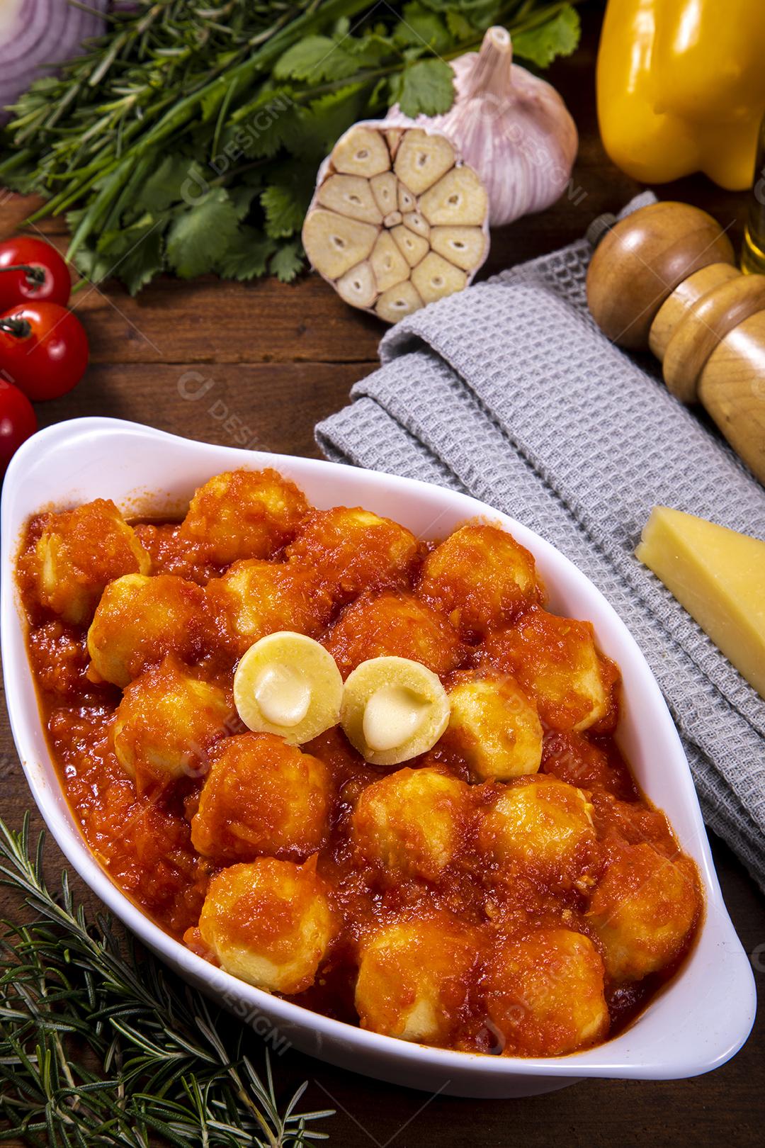 Restaurante Nhoque Calabresa E Frango Imagem JPG