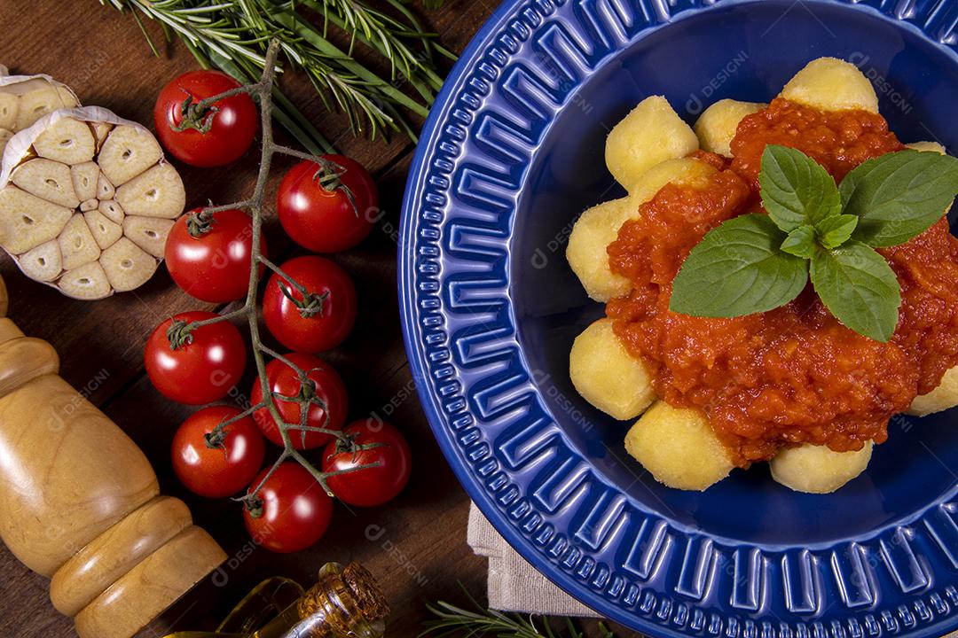 Restaurante Nhoque Calabresa E Frango Imagem JPG