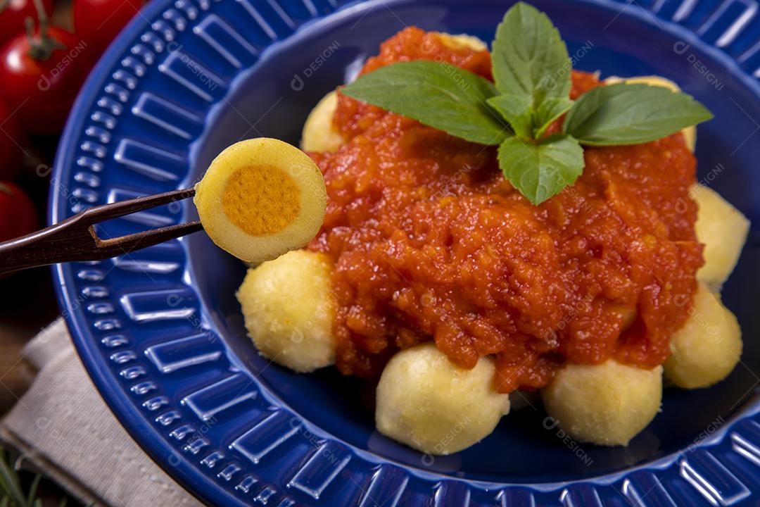 Restaurante Nhoque Calabresa E Frango Imagem JPG