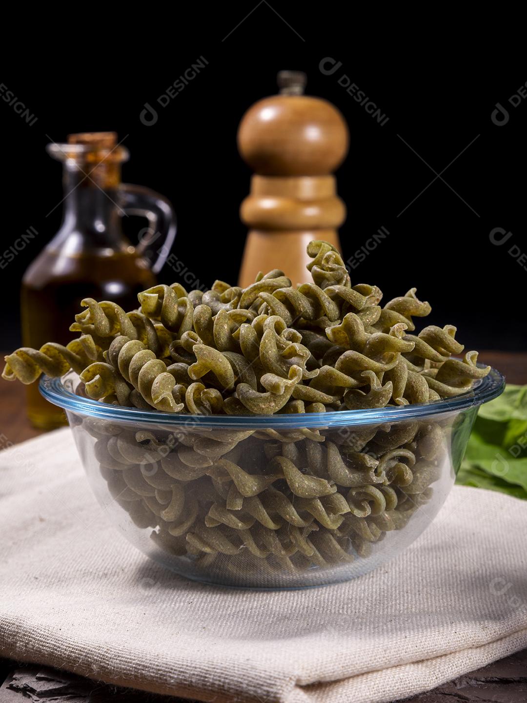 Vegetariano Macarrão Vegan De Espinafre Comida Saudável Imagem JPG