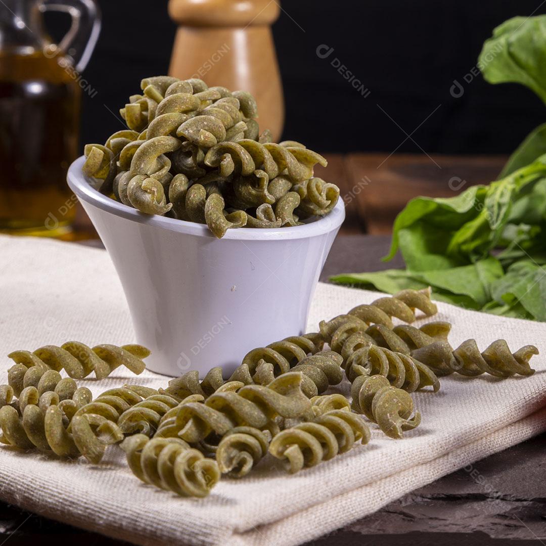 Vegetariano Macarrão Vegan De Espinafre Comida Saudável Imagem JPG