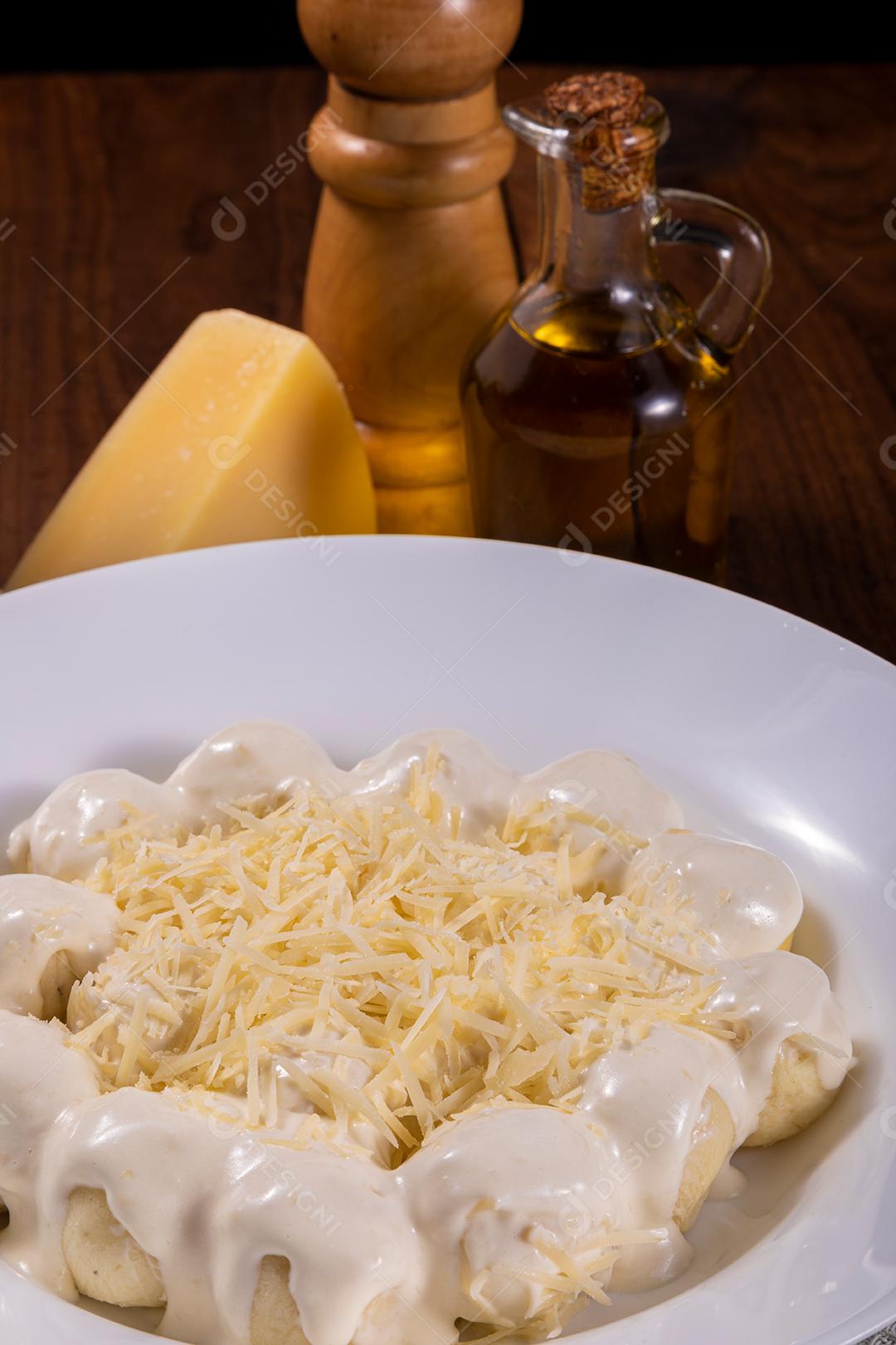 Restaurante Nhoque Molho Branco Imagem JPG