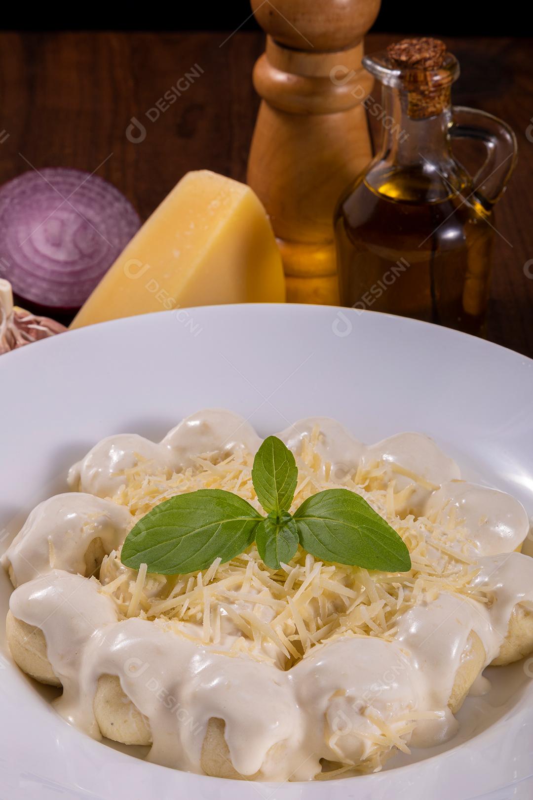 Restaurante Nhoque Molho Branco Imagem JPG