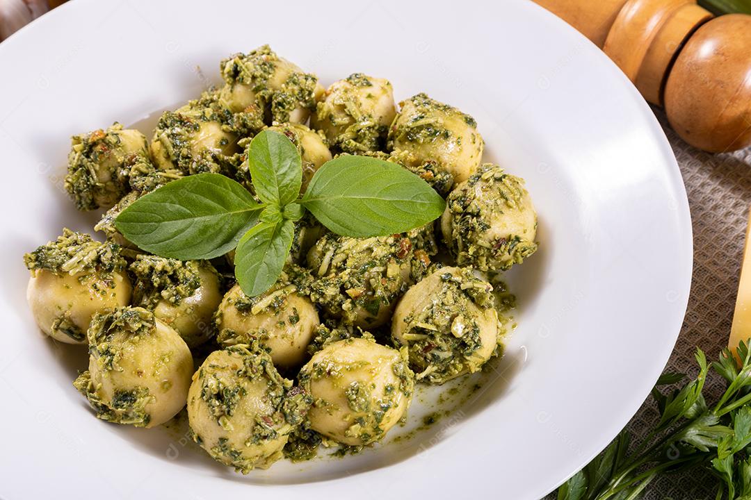 Restaurante Nhoque Vermelho E Bolonhesa Imagem JPG