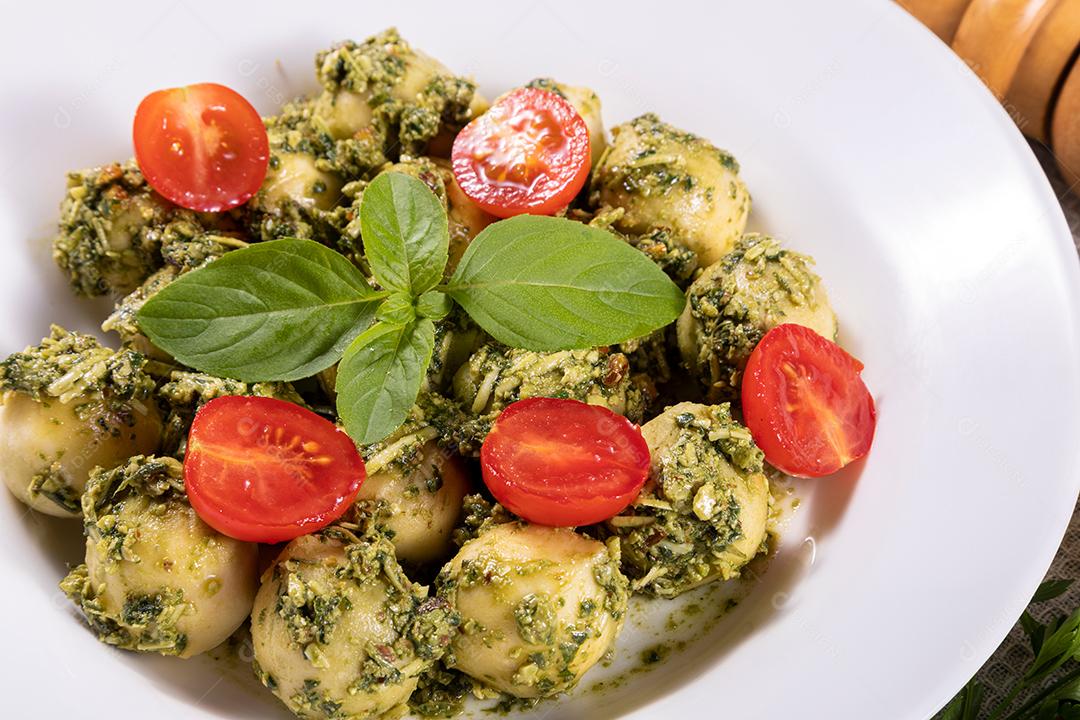 Restaurante Nhoque Vermelho E Bolonhesa Imagem JPG