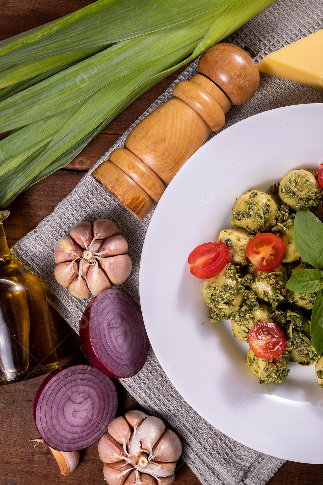 Restaurante Nhoque Vermelho E Bolonhesa Imagem JPG