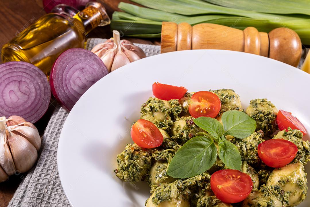 Restaurante Nhoque Vermelho E Bolonhesa Imagem JPG