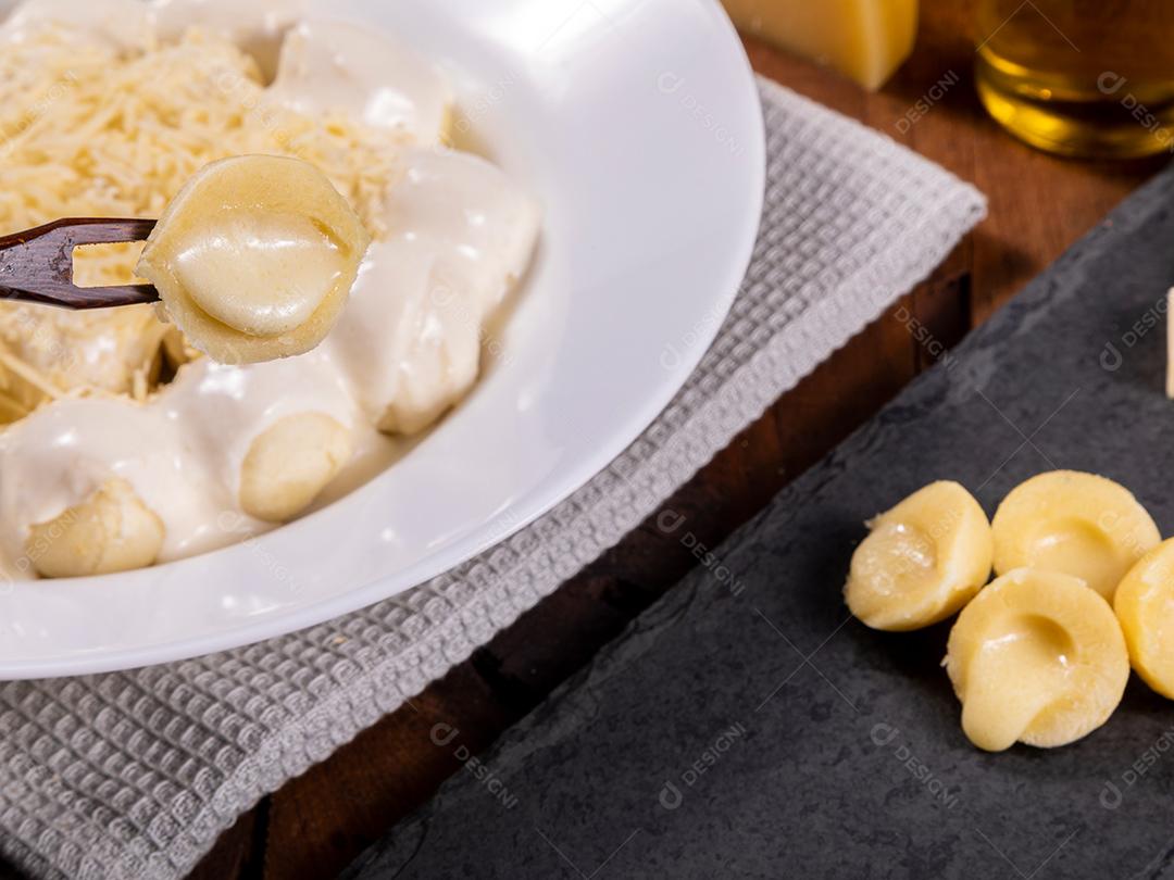 Restaurante Nhoque Vermelho E Bolonhesa Imagem JPG