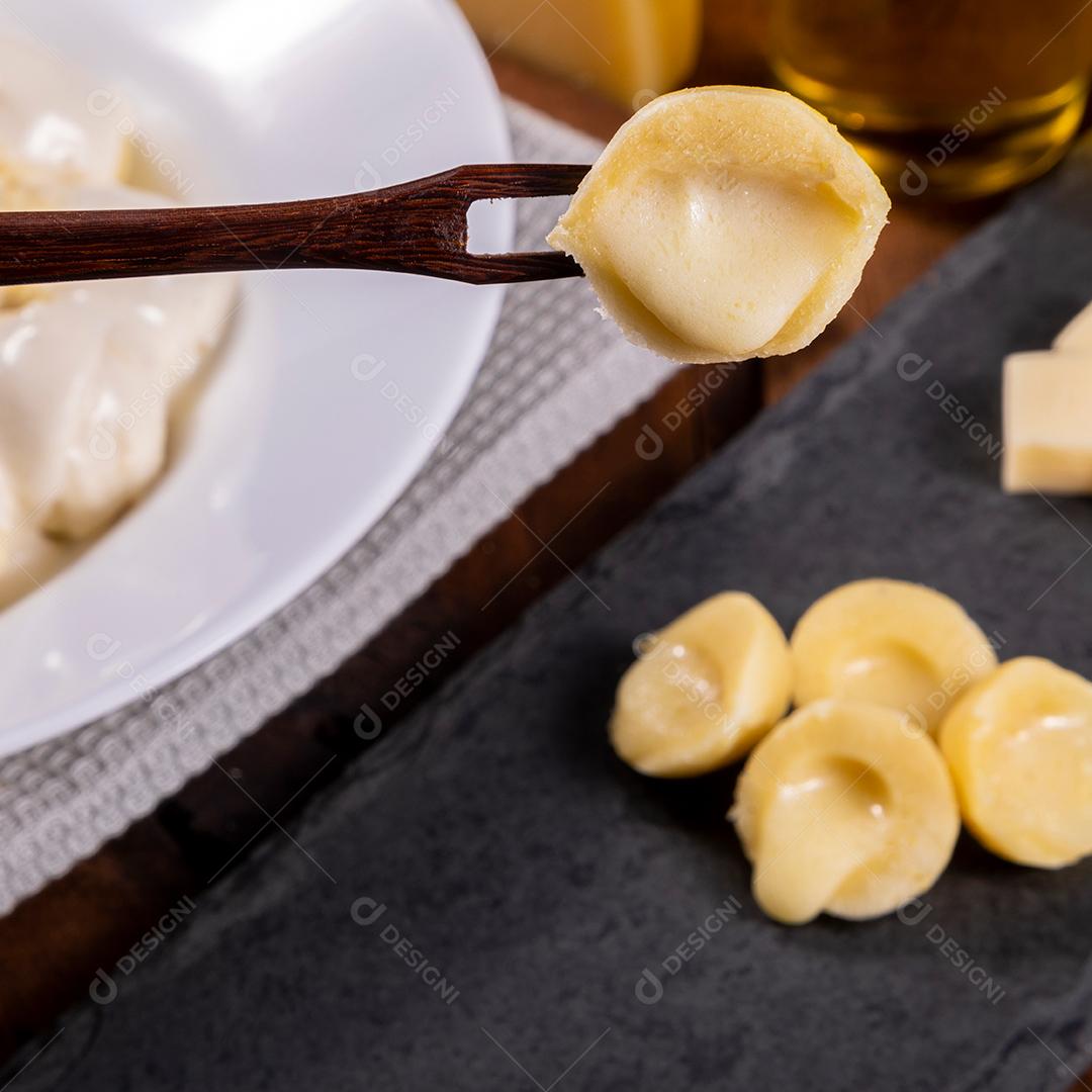 Restaurante Nhoque Vermelho E Bolonhesa Imagem JPG