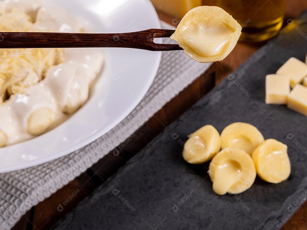 Restaurante Nhoque Vermelho E Bolonhesa Imagem JPG