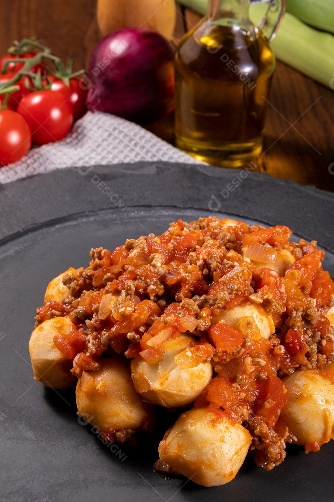 Restaurante Nhoque Vermelho E Bolonhesa Imagem JPG