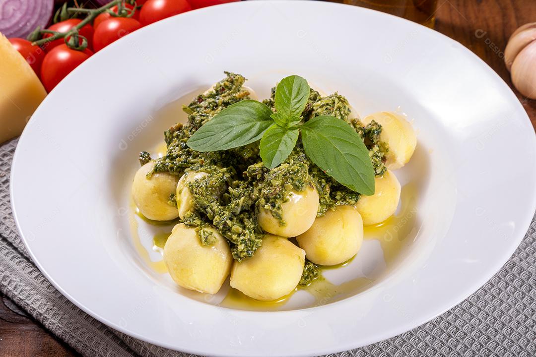 Restaurante Nhoque Vermelho E Bolonhesa Imagem JPG