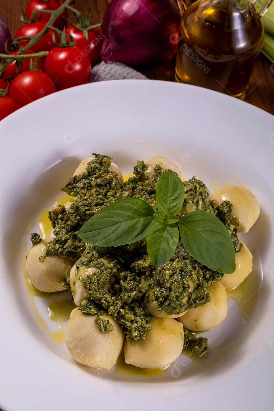 Restaurante Nhoque Vermelho E Bolonhesa Imagem JPG