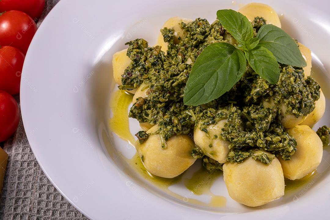 Restaurante Nhoque Vermelho E Bolonhesa Imagem JPG