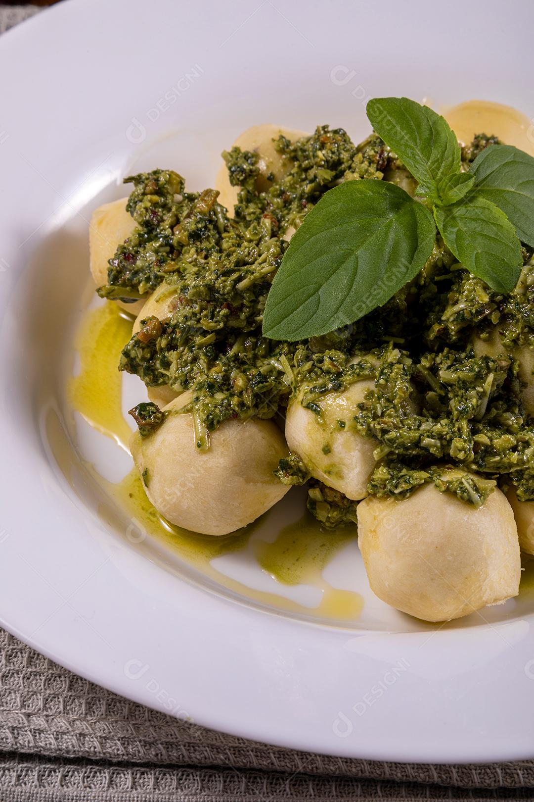 Restaurante Nhoque Vermelho E Bolonhesa Imagem JPG