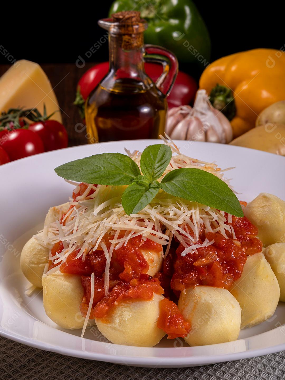 Restaurante Nhoque Vermelho E Bolonhesa Imagem JPG