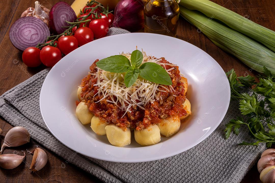 Restaurante Nhoque Vermelho E Bolonhesa Imagem JPG