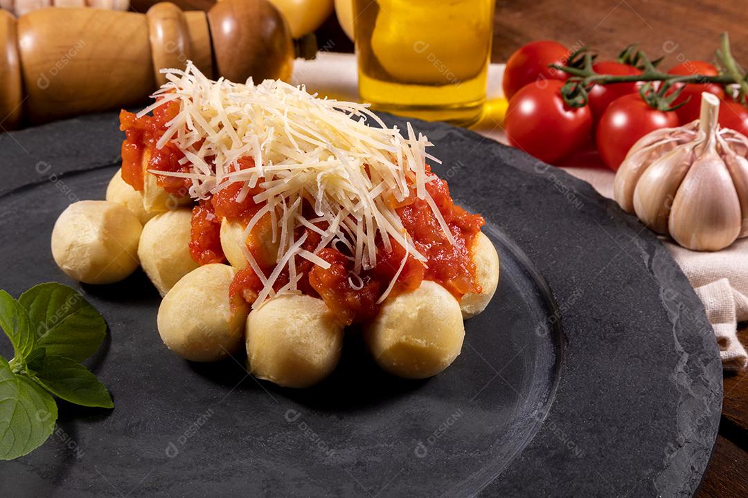 Restaurante Nhoque Vermelho E Bolonhesa Imagem JPG