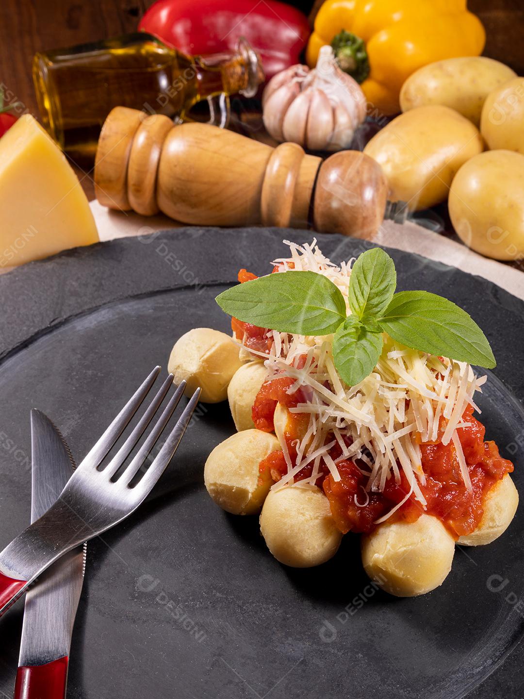 Restaurante Nhoque Vermelho E Bolonhesa Imagem JPG