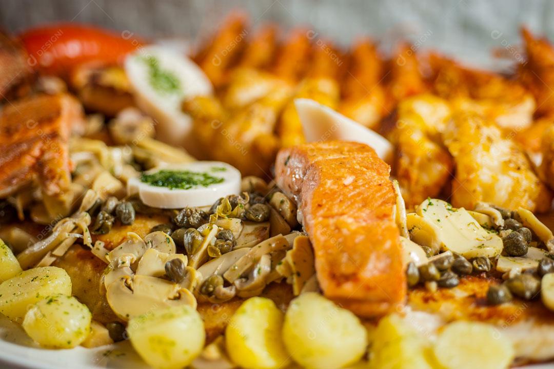 Prato de Comida Japonesa Sushi Imagem JPG